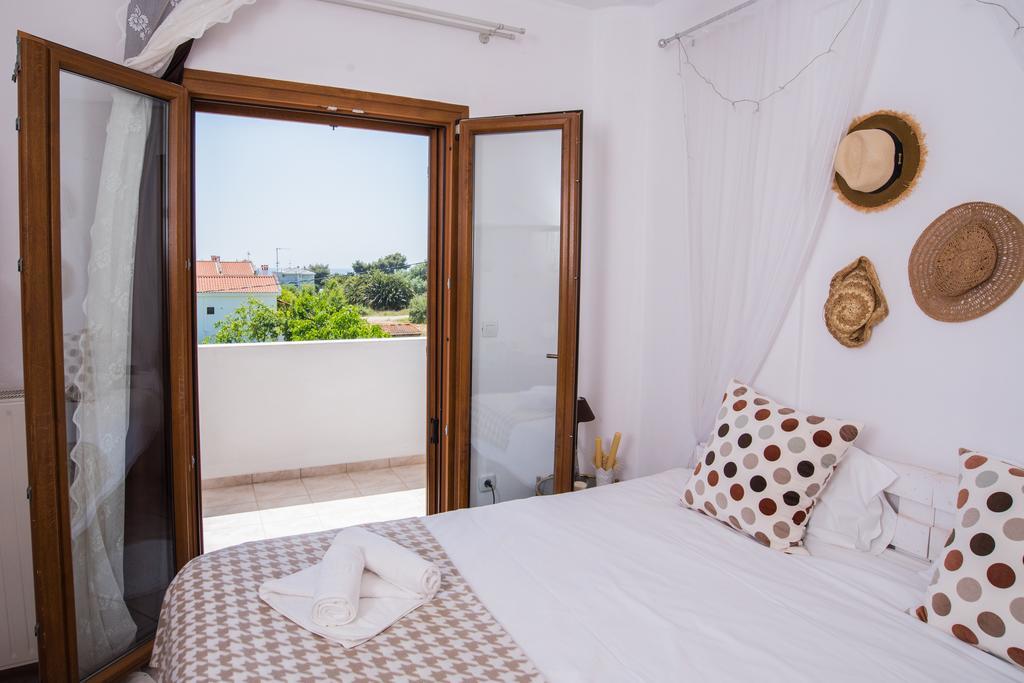Bouganvillia Homes Никити Екстериор снимка