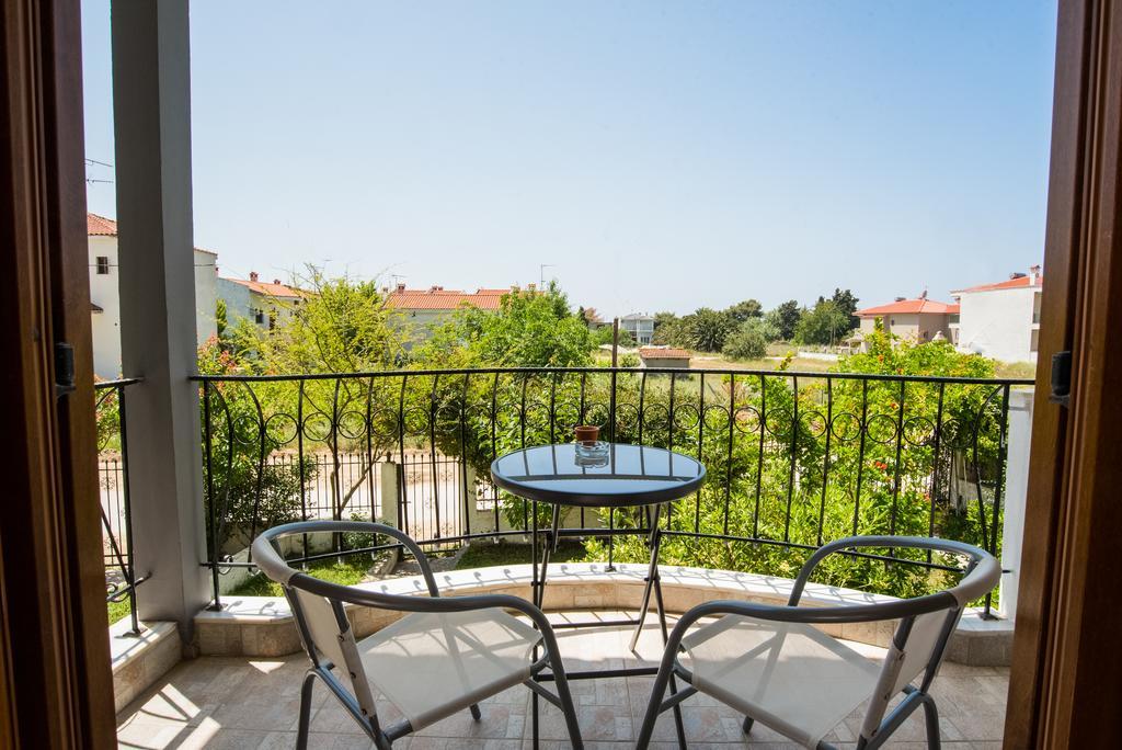 Bouganvillia Homes Никити Екстериор снимка